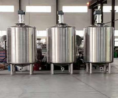 Le réservoir de mélange en acier inoxydable 5000L est exporté vers la Russie, sera utilisé pour la peinture